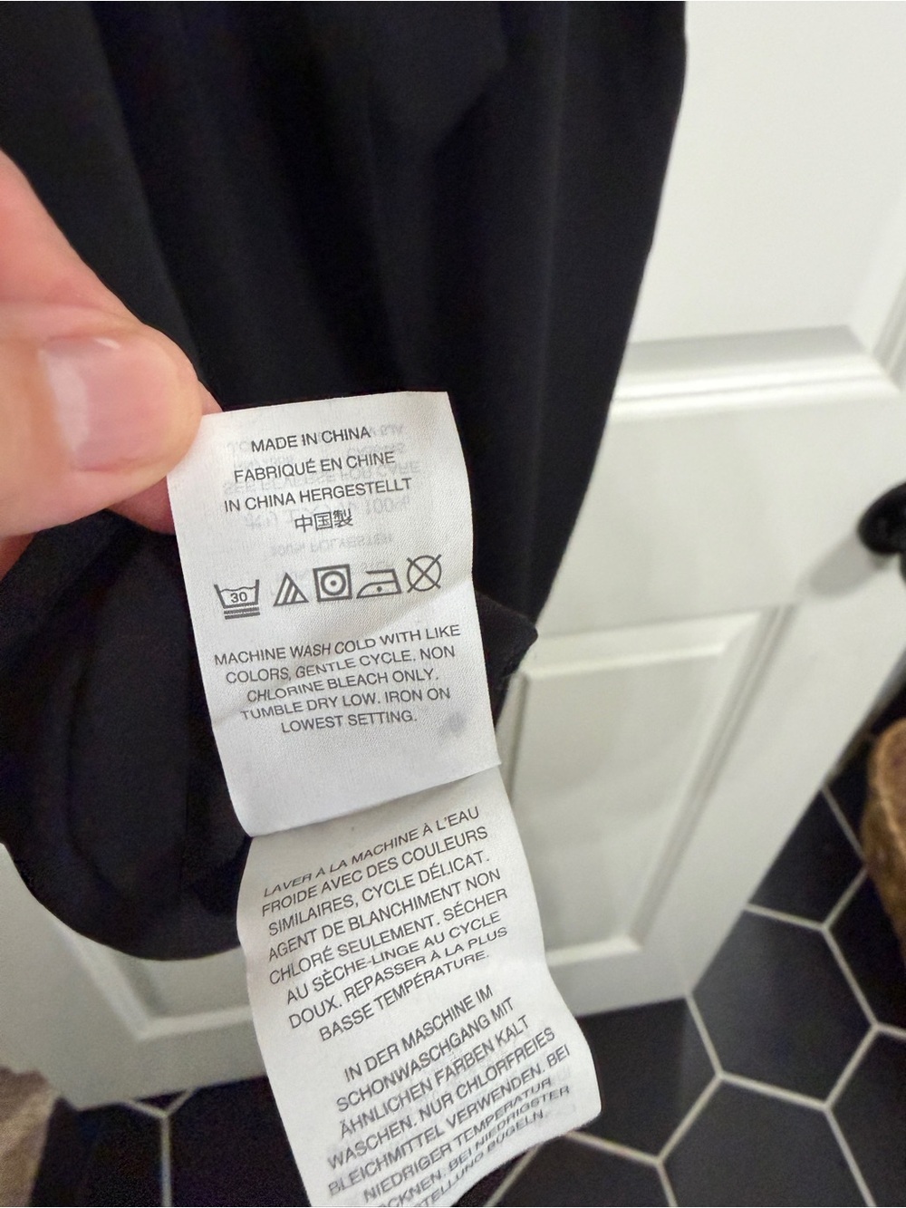 Beautiful J Crew Sleeveless Black Mock Neck Tie back Blouse size 6. Stunning - Picture 5 of 9